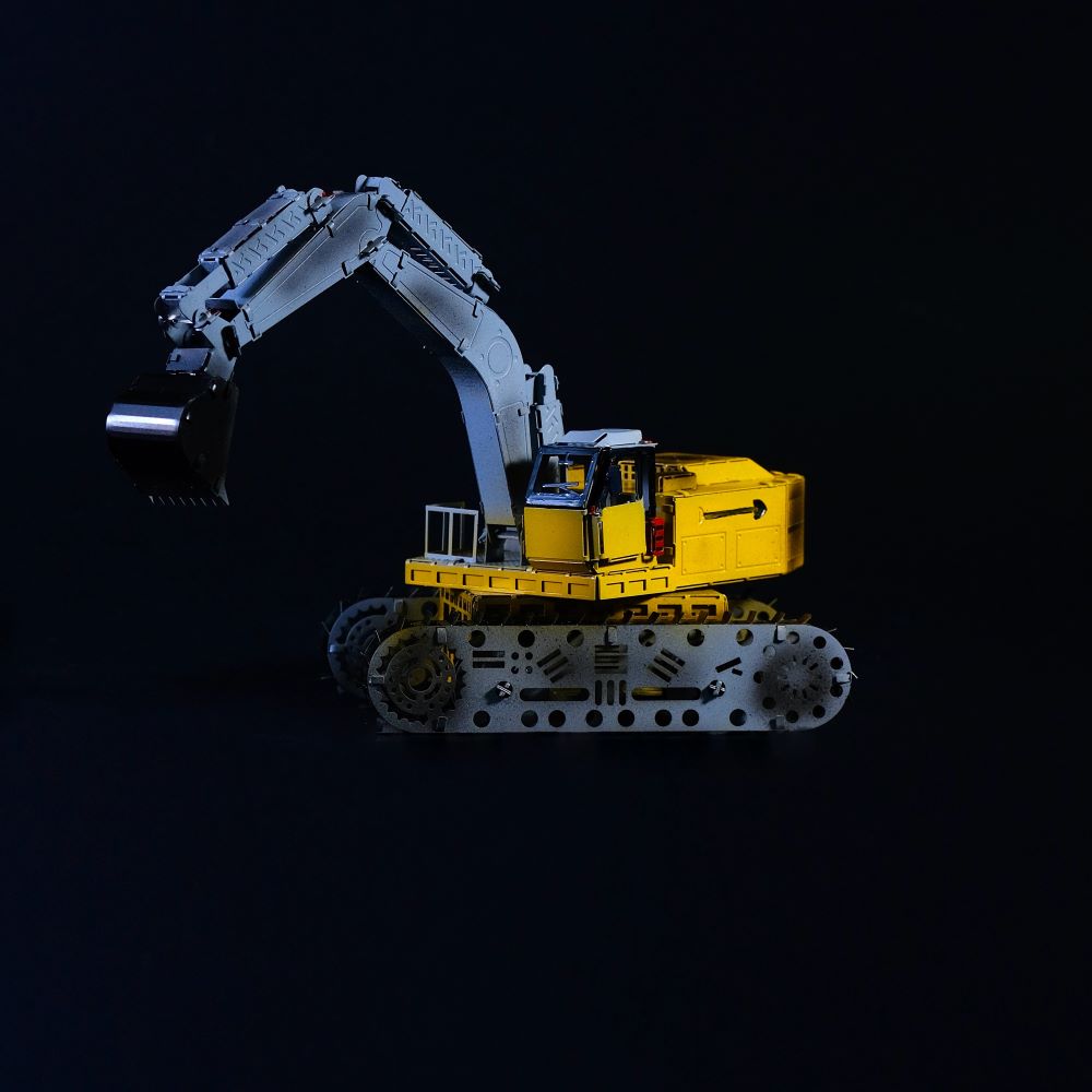 Tireless Digger Excavator: Excavator Model Kit – Build the Muscle Behind the Mission