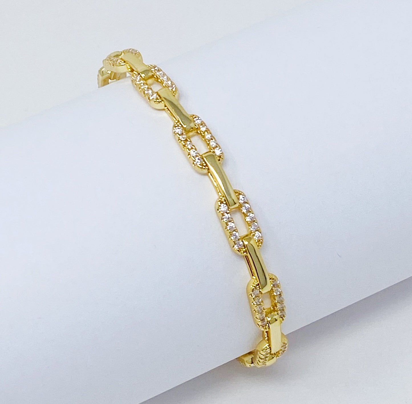 Alternating Link Open Bangle Bracelet – Effortless Glam with a Modern Twist
