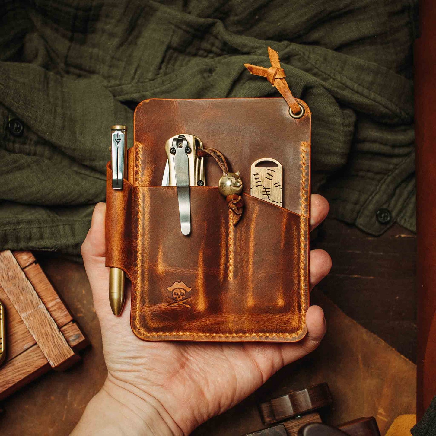 First Mate Fatty EDC Organizer – Handmade Leather Pocket Wallet for Field Notes, Knives, Flashlights &amp; Full‑Size Pens | Compact Everyday Carry Pouch