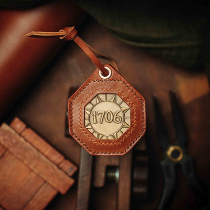 Peso Pocket v4 Challenge Coin Holder – Handmade Octagonal Leather Coin Slip with Lanyard | Fits 40mm, 45mm &amp; 50mm Coins | EDC Coin Holder