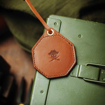 Peso Pocket v4 Challenge Coin Holder – Handmade Octagonal Leather Coin Slip with Lanyard | Fits 40mm, 45mm &amp; 50mm Coins | EDC Coin Holder