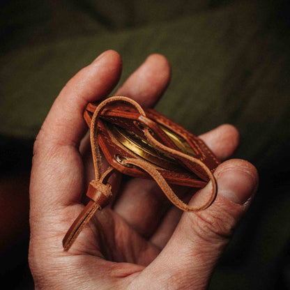 Peso Pocket v4 Challenge Coin Holder – Handmade Octagonal Leather Coin Slip with Lanyard | Fits 40mm, 45mm &amp; 50mm Coins | EDC Coin Holder