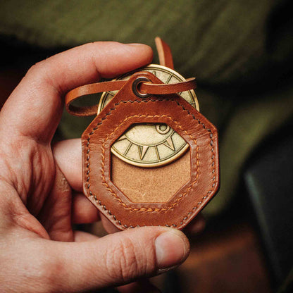 Peso Pocket v4 Challenge Coin Holder – Handmade Octagonal Leather Coin Slip with Lanyard | Fits 40mm, 45mm &amp; 50mm Coins | EDC Coin Holder