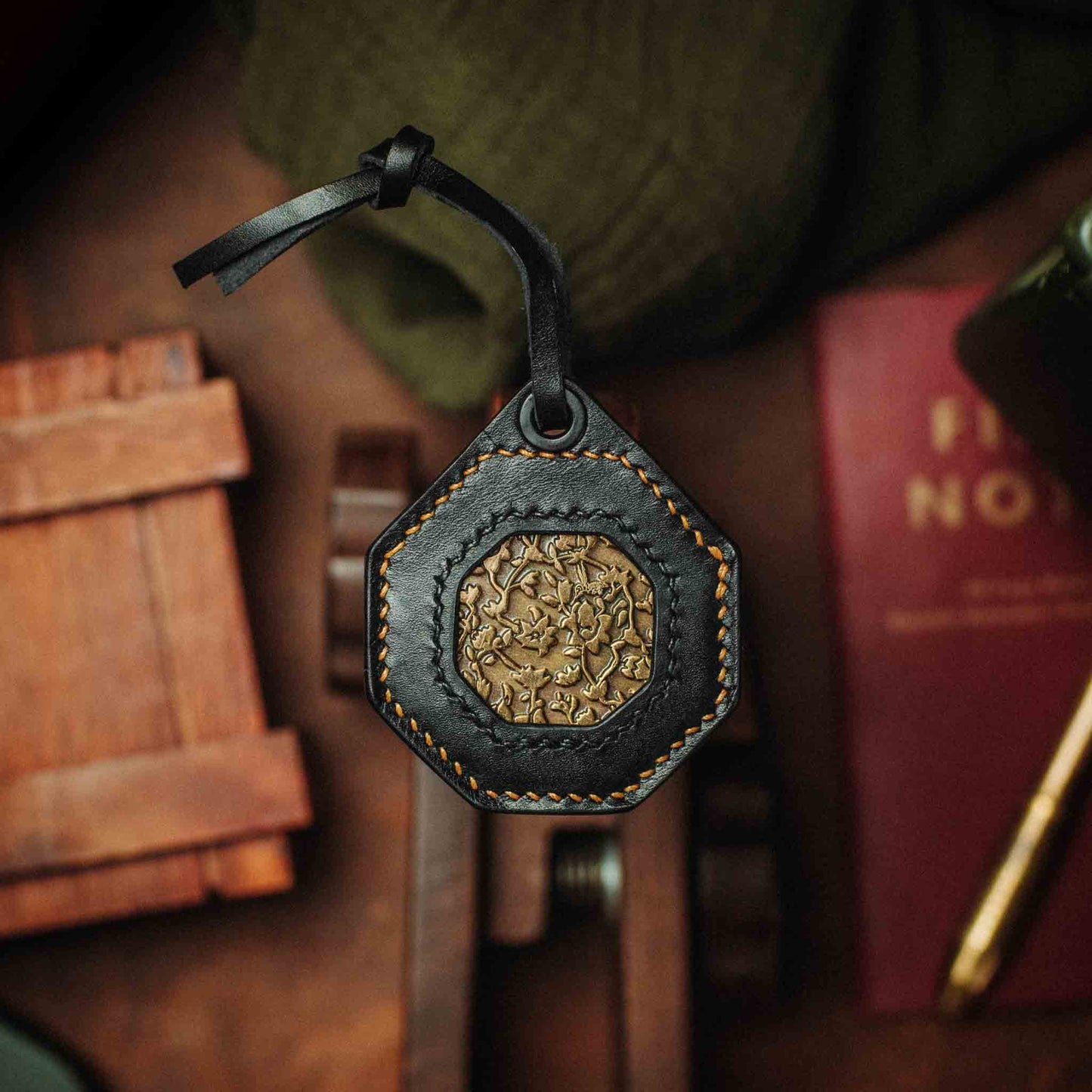 Peso Pocket v4 Challenge Coin Holder – Handmade Octagonal Leather Coin Slip with Lanyard | Fits 40mm, 45mm &amp; 50mm Coins | EDC Coin Holder