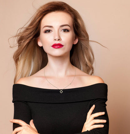 Open Clover Pendant Necklace – A Touch of Luck and Luxury