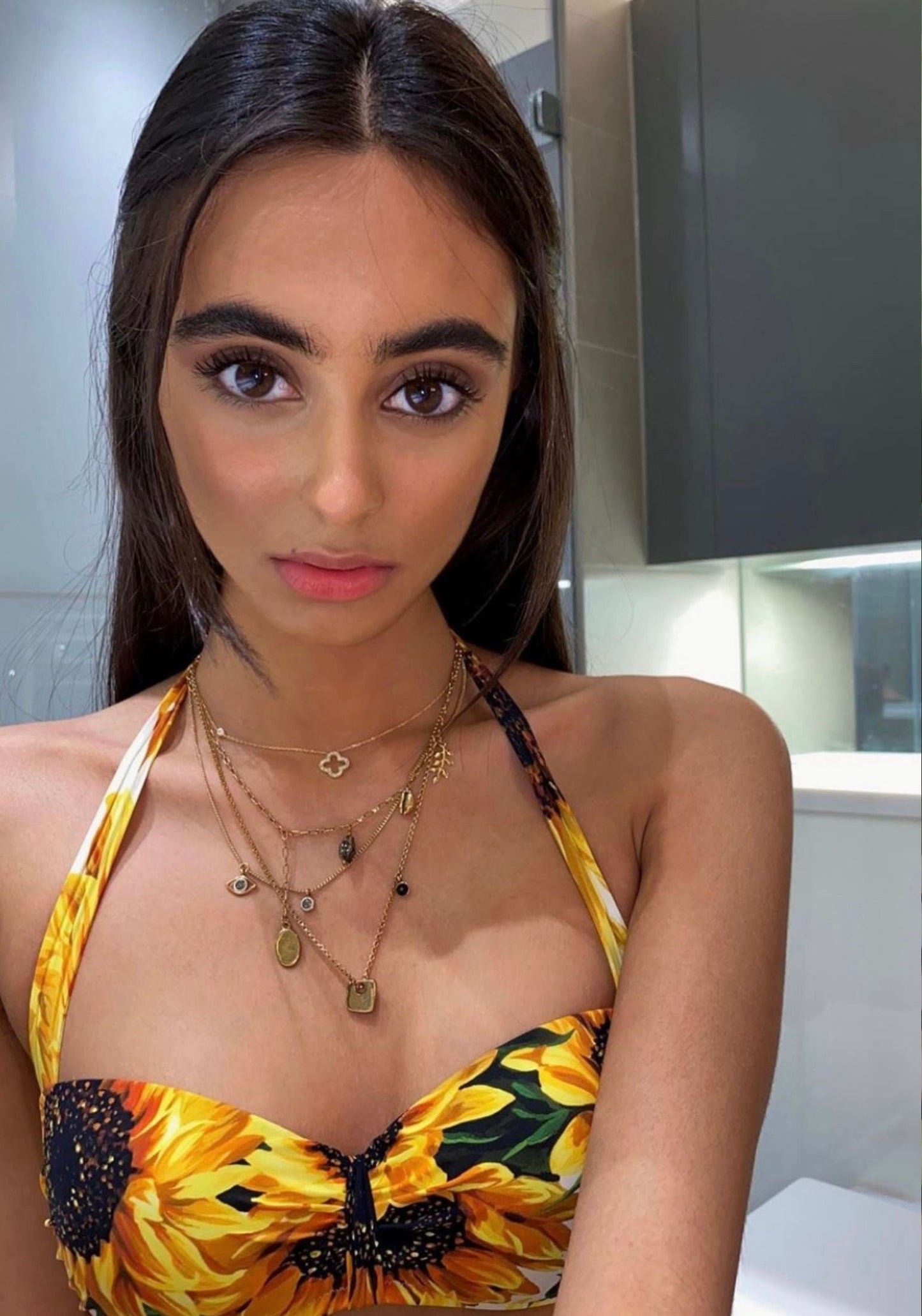 Open Clover Pendant Necklace – A Touch of Luck and Luxury